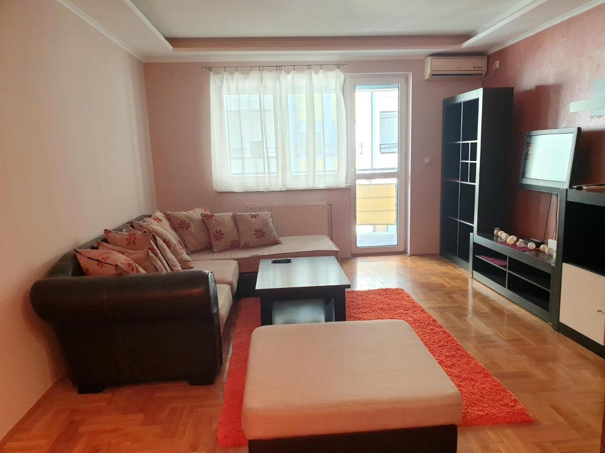 Apartman Mirage Sremska Mitrovica Exterior foto